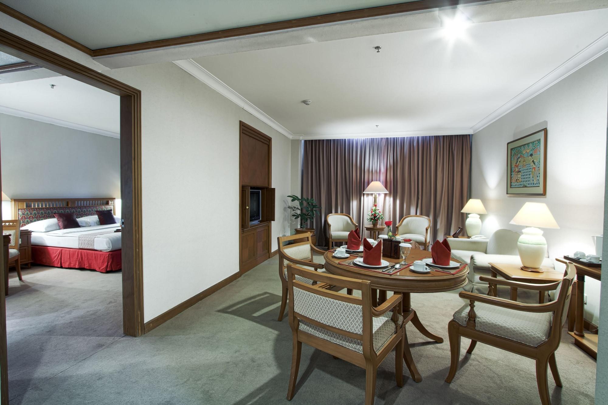 Hotel Sahid Jaya Solo Экстерьер фото