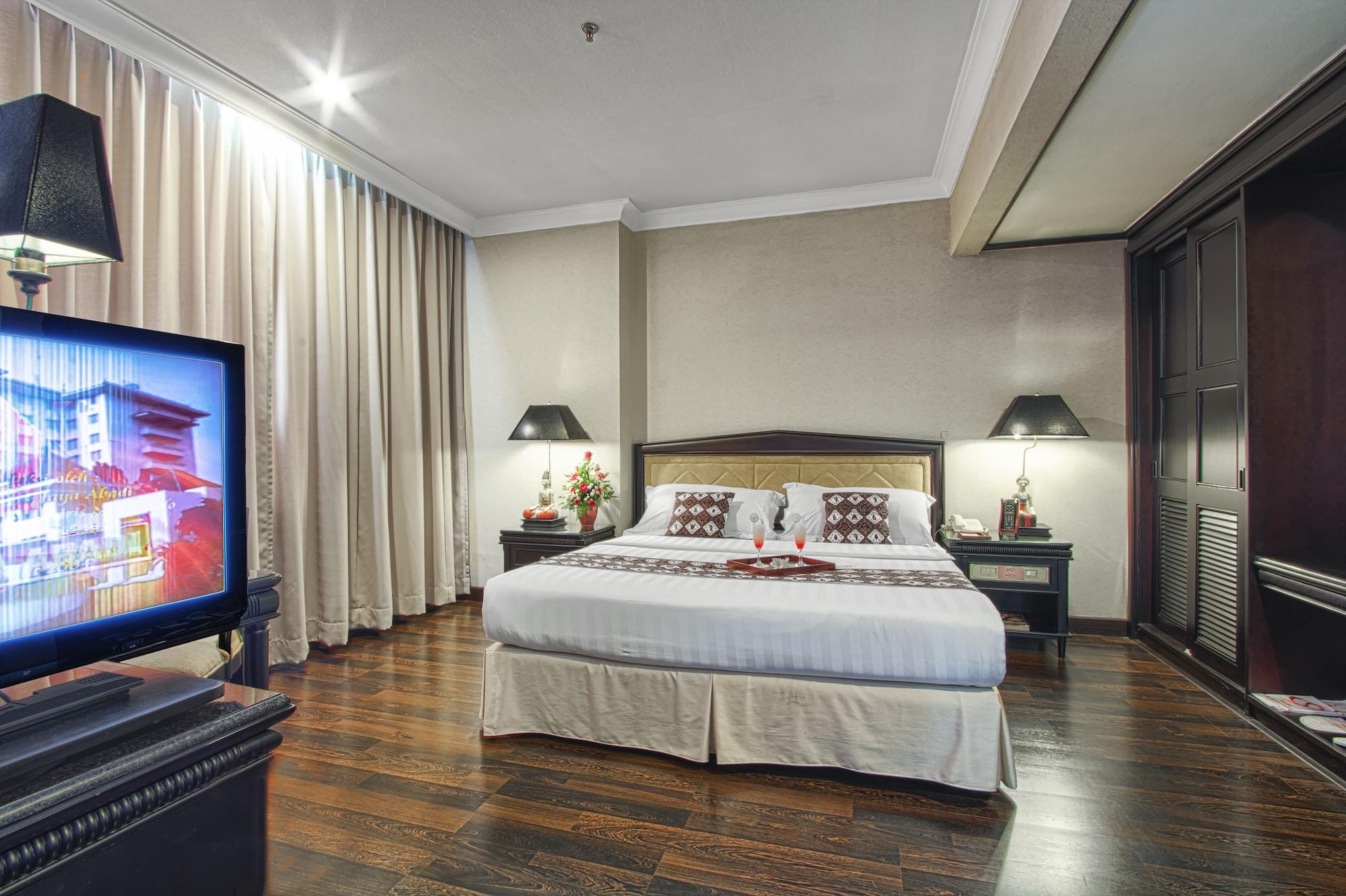 Hotel Sahid Jaya Solo Экстерьер фото