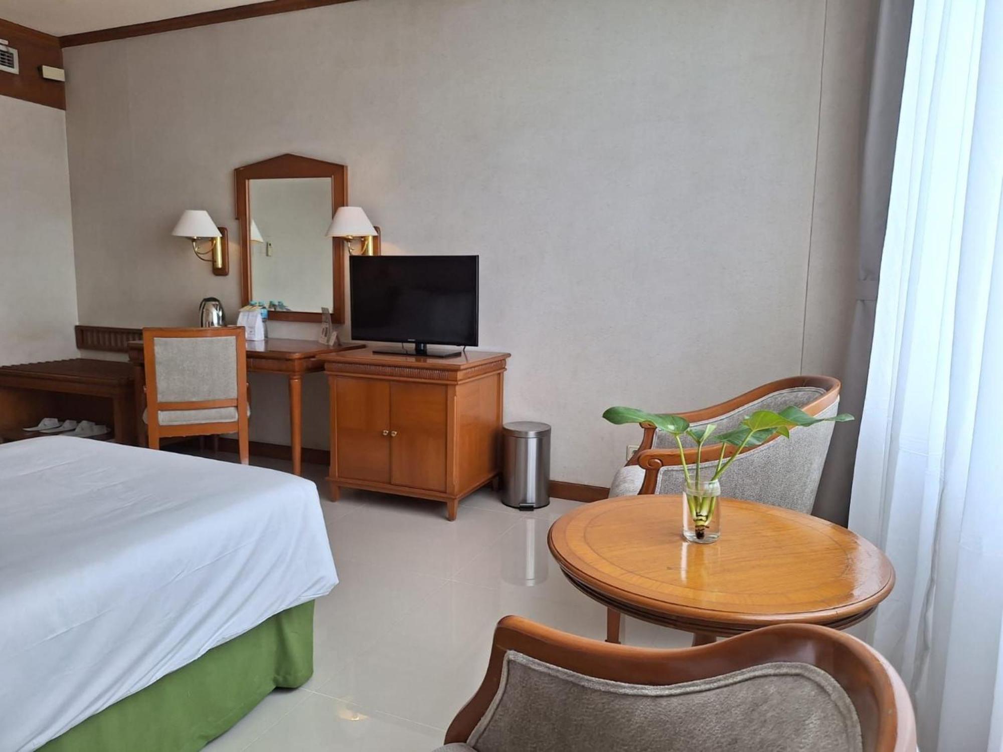 Hotel Sahid Jaya Solo Экстерьер фото