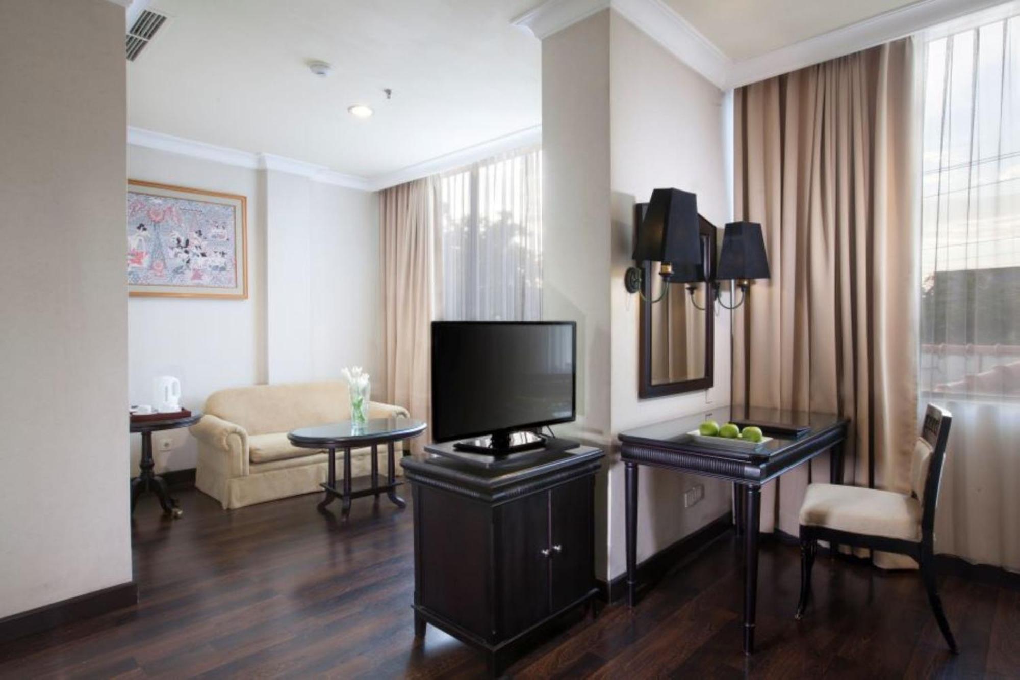 Hotel Sahid Jaya Solo Экстерьер фото