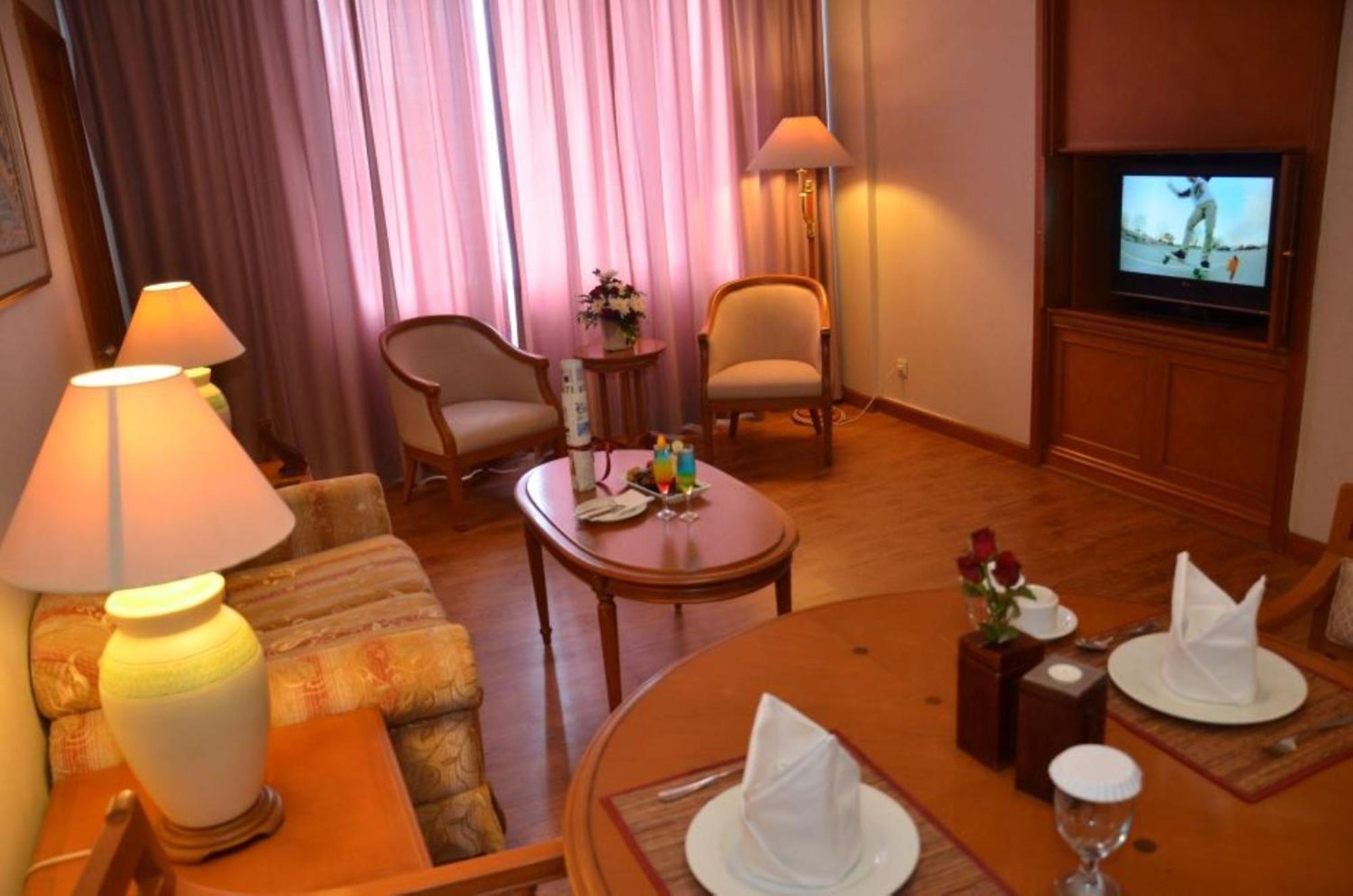 Hotel Sahid Jaya Solo Экстерьер фото