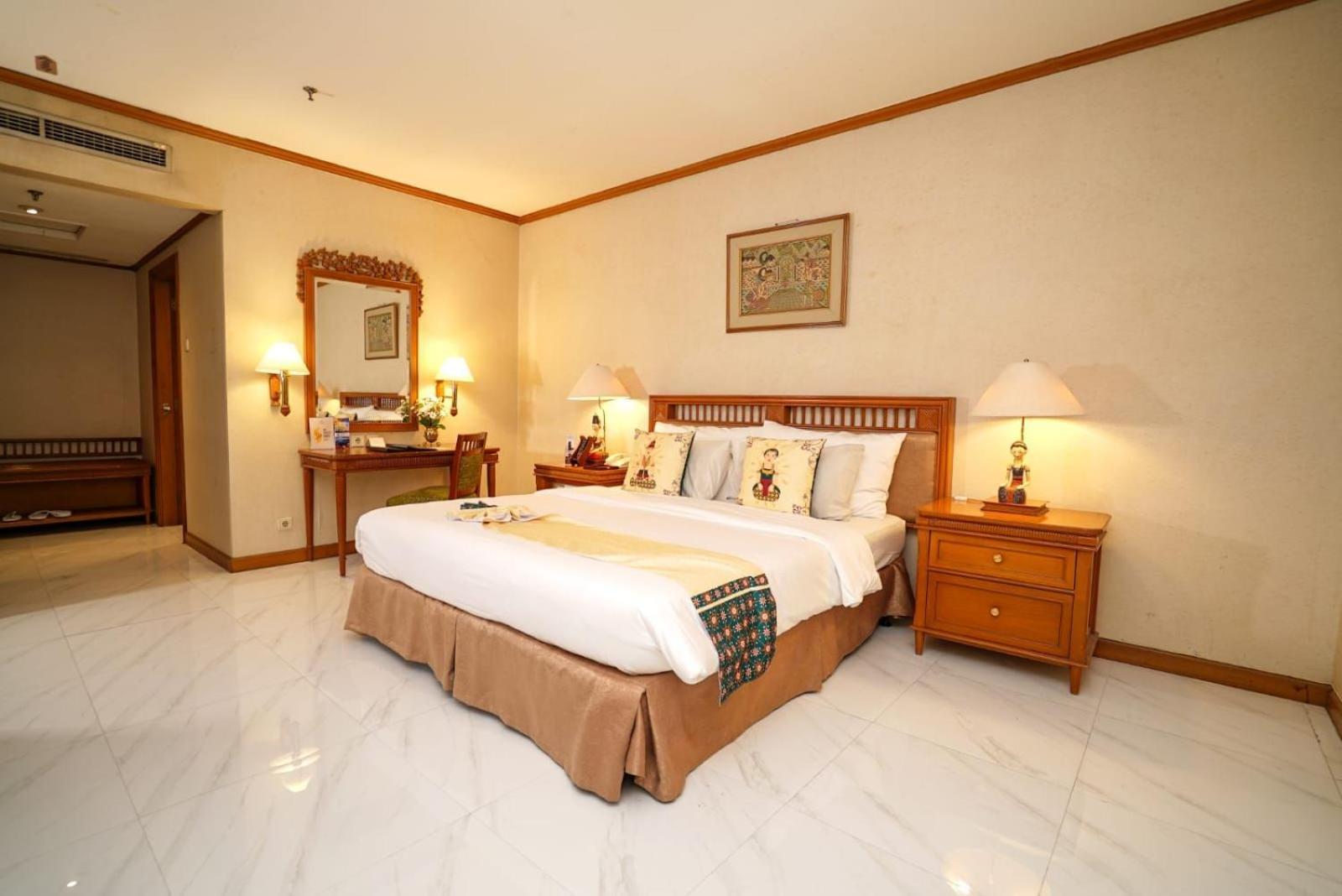 Hotel Sahid Jaya Solo Экстерьер фото