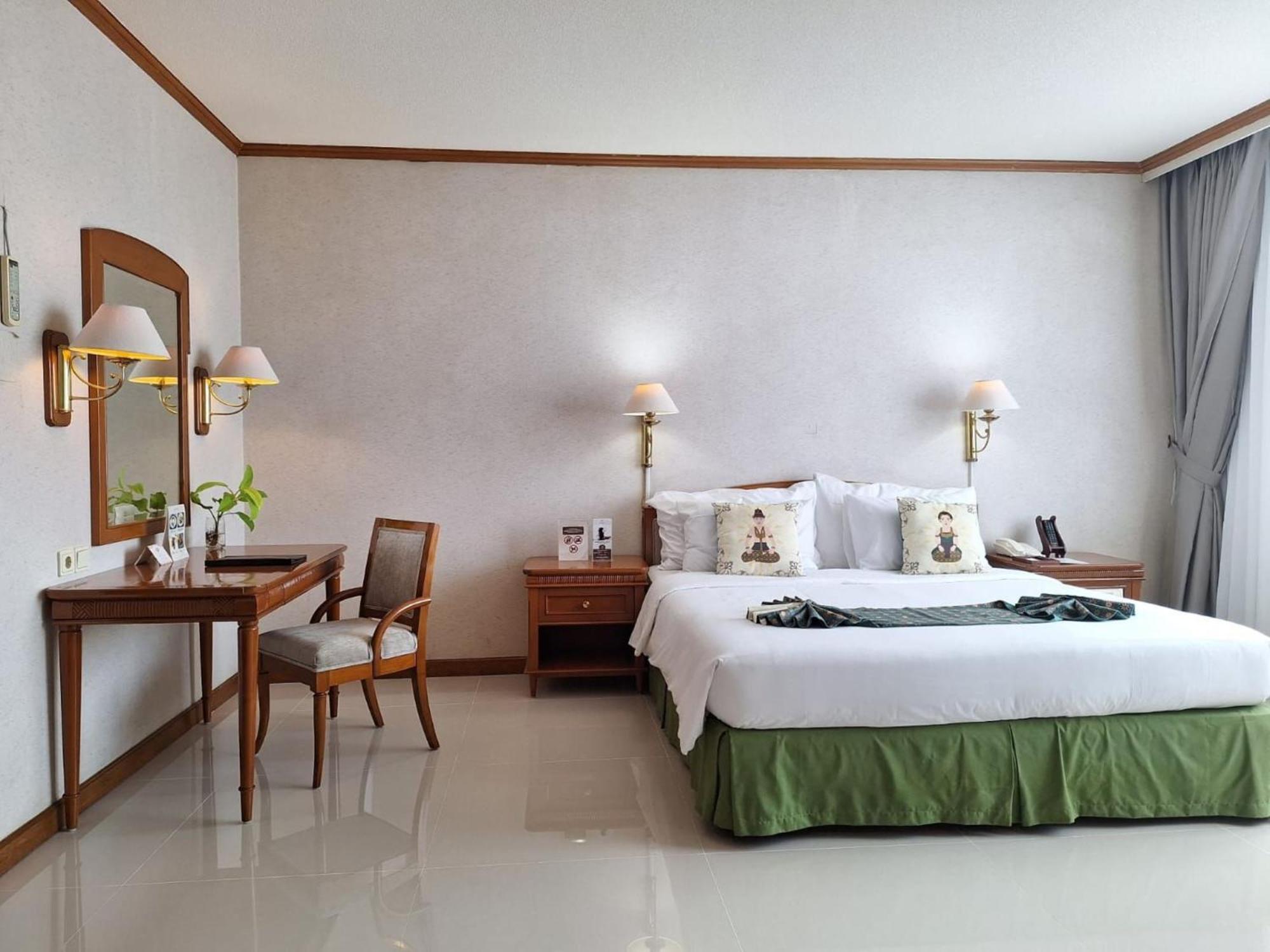Hotel Sahid Jaya Solo Экстерьер фото