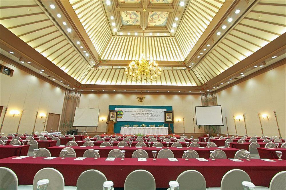 Hotel Sahid Jaya Solo Экстерьер фото