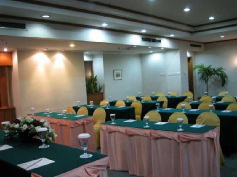 Hotel Sahid Jaya Solo Экстерьер фото