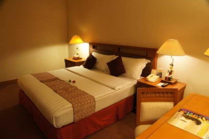 Hotel Sahid Jaya Solo Экстерьер фото