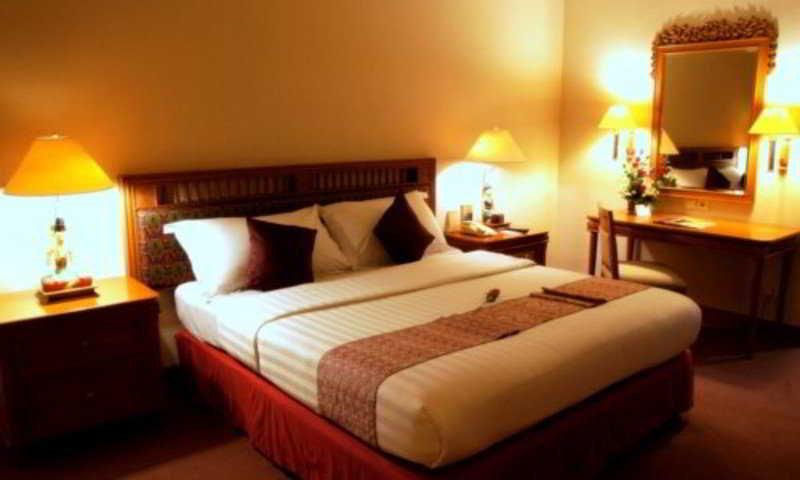 Hotel Sahid Jaya Solo Экстерьер фото
