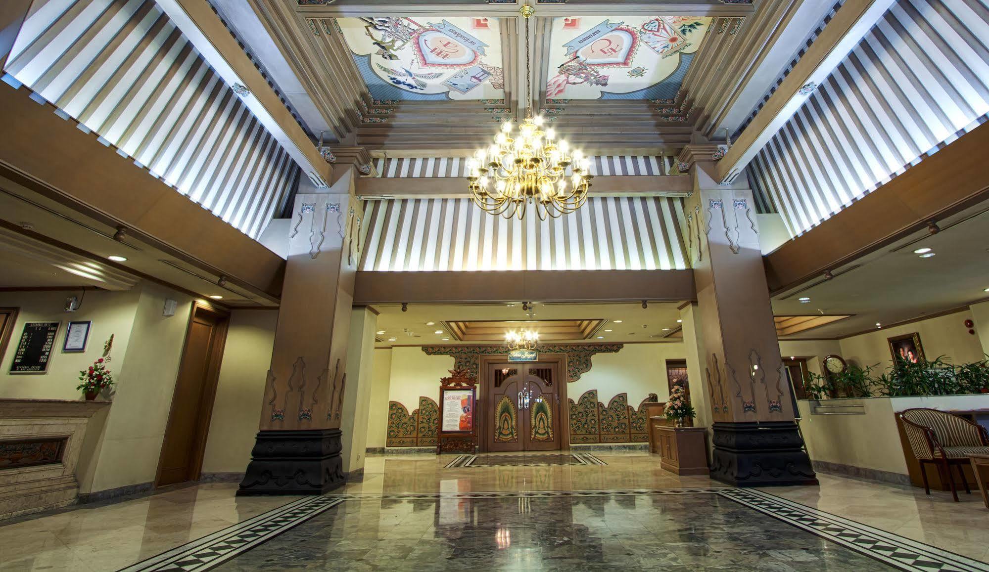 Hotel Sahid Jaya Solo Экстерьер фото