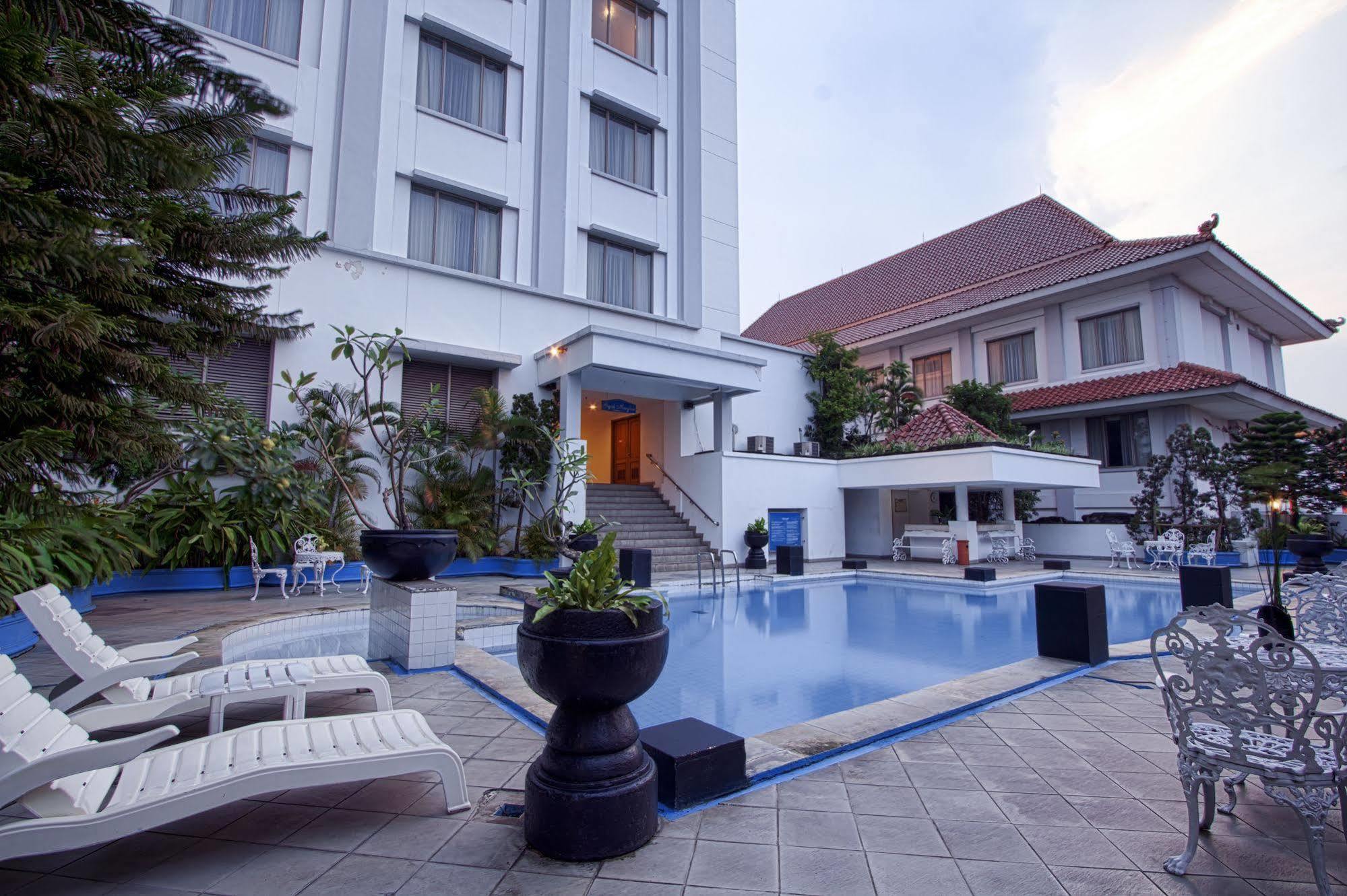 Hotel Sahid Jaya Solo Экстерьер фото